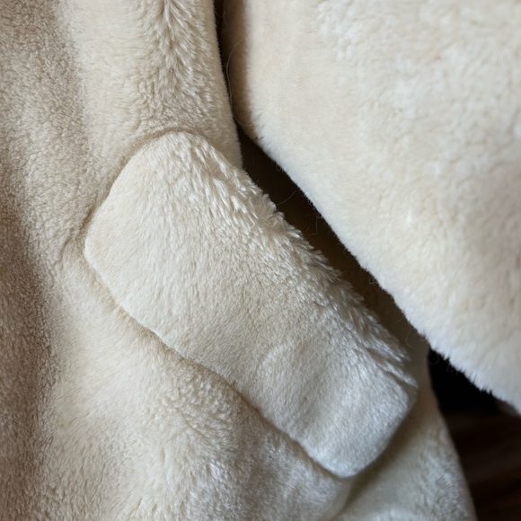 Neiman Marcus Hooded Faux Fur Teddy Jacket Cream Sherpa Zip Up Women’s Small - Picture 6 of 8